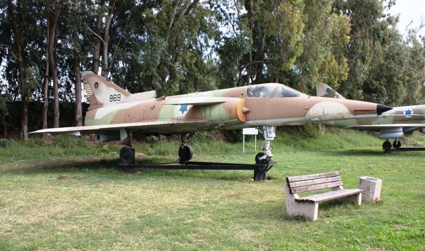 חסר מאפיין alt לתמונה הזו; שם הקובץ הוא 869_kfir.jpg