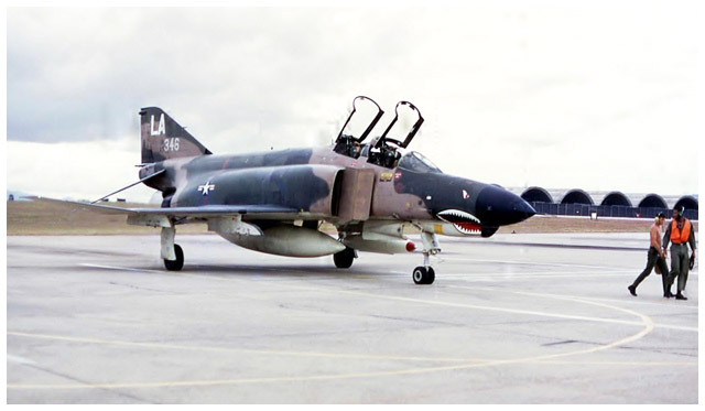 חסר מאפיין alt לתמונה הזו; שם הקובץ הוא F-4E-67-0346-4TFS-at-PhuCat-0170-dj-c.jpg